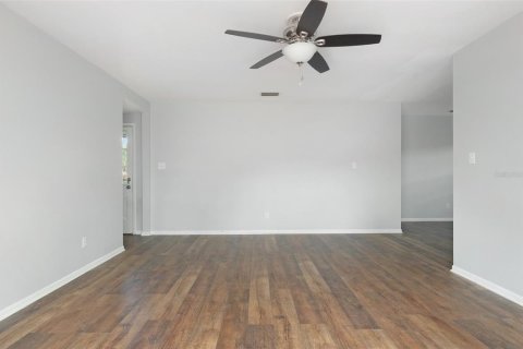 Casa en venta en Tampa, Florida, 3 dormitorios, 112.6 m2 № 1783410 - foto 30