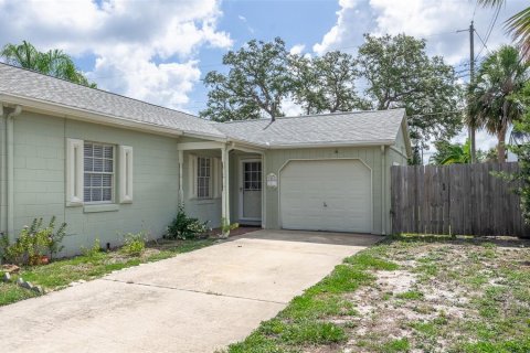 Casa en venta en Tampa, Florida, 3 dormitorios, 112.6 m2 № 1783410 - foto 28