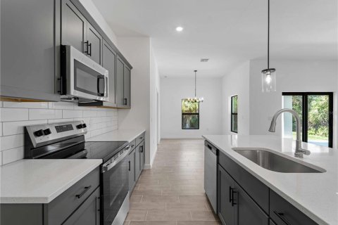 Casa en venta en Port Charlotte, Florida, 4 dormitorios, 158.86 m2 № 1526624 - foto 12