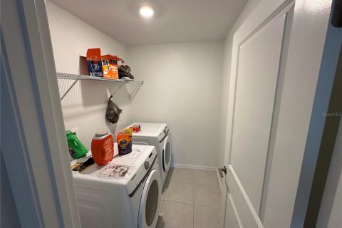 Casa en venta en Wesley Chapel, Florida, 6 dormitorios, 239.69 m2 № 1840682 - foto 17