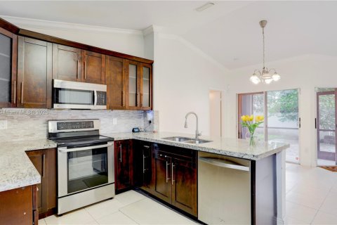 Villa ou maison à vendre à Plantation, Floride: 3 chambres, 127.83 m2 № 1975251 - photo 18