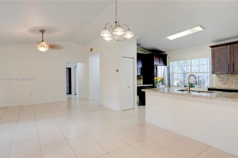 Villa ou maison à vendre à Plantation, Floride: 3 chambres, 127.83 m2 № 1975251 - photo 13