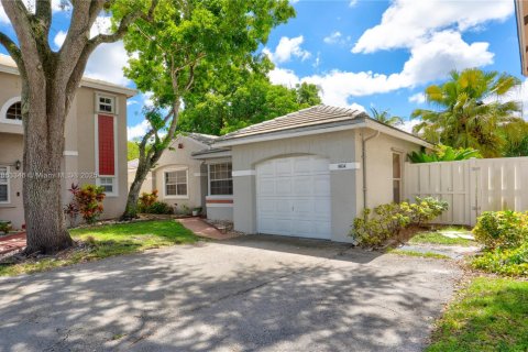 Villa ou maison à vendre à Plantation, Floride: 3 chambres, 127.83 m2 № 1975251 - photo 1