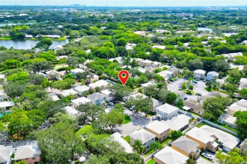 Villa ou maison à vendre à Plantation, Floride: 3 chambres, 127.83 m2 № 1975251 - photo 2