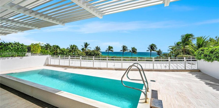 Condominio en Surfside, Florida, 5 dormitorios  № 2066540