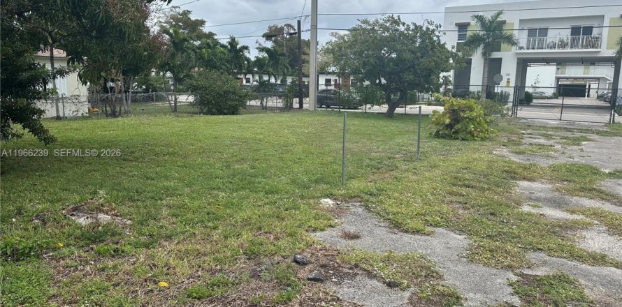 Land in Hallandale Beach, Florida № 2029633