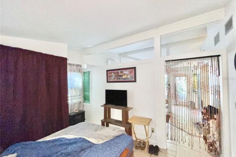 Propiedad comercial en venta en Gainesville, Florida, 4 dormitorios, 181.9 m2 № 1677531 - foto 27