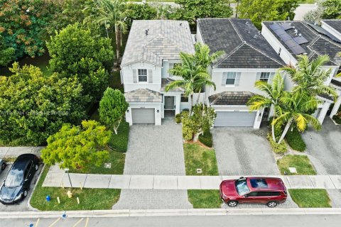 Villa ou maison à vendre à Tamarac, Floride: 3 chambres, 152.55 m2 № 1987686 - photo 16