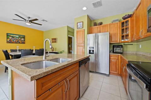 Villa ou maison à vendre à Tamarac, Floride: 3 chambres, 152.55 m2 № 1987686 - photo 6