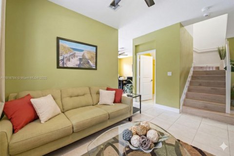 Villa ou maison à vendre à Tamarac, Floride: 3 chambres, 152.55 m2 № 1987686 - photo 4
