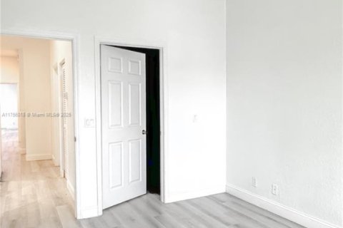 Townhouse in Coral Springs, Florida 3 bedrooms, 210.42 sq.m. № 1707456 - photo 26