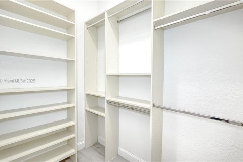 Townhouse in Coral Springs, Florida 3 bedrooms, 210.42 sq.m. № 1707456 - photo 19