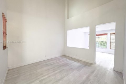 Townhouse in Coral Springs, Florida 3 bedrooms, 210.42 sq.m. № 1707456 - photo 3