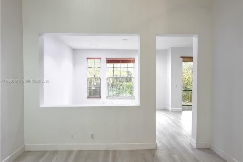 Townhouse in Coral Springs, Florida 3 bedrooms, 210.42 sq.m. № 1707456 - photo 4