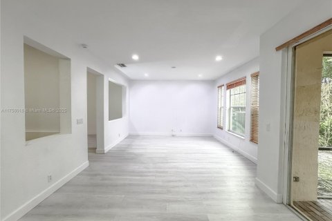 Townhouse in Coral Springs, Florida 3 bedrooms, 210.42 sq.m. № 1707456 - photo 7