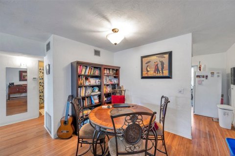 Condo in Clearwater, Florida, 2 bedrooms  № 1622864 - photo 8