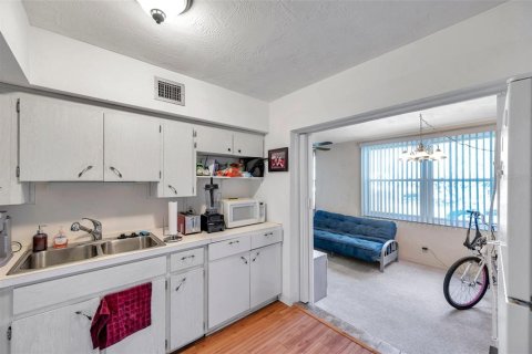 Condo in Clearwater, Florida, 2 bedrooms  № 1622864 - photo 17