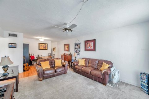 Condo in Clearwater, Florida, 2 bedrooms  № 1622864 - photo 5