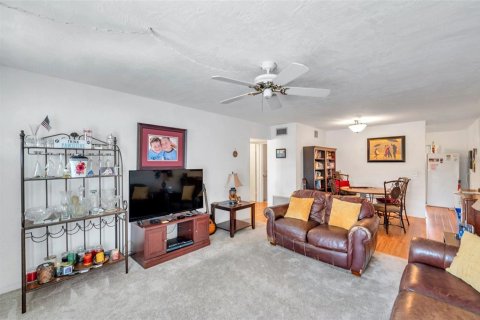 Condo in Clearwater, Florida, 2 bedrooms  № 1622864 - photo 4