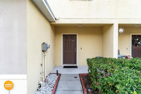 Townhouse in Gibsonton, Florida 3 bedrooms, 137.31 sq.m. № 1543857 - photo 4