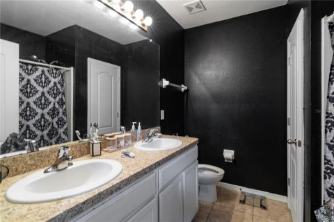 Townhouse in Gibsonton, Florida 3 bedrooms, 137.31 sq.m. № 1543857 - photo 21