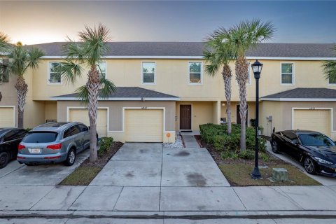Townhouse in Gibsonton, Florida 3 bedrooms, 137.31 sq.m. № 1543857 - photo 1
