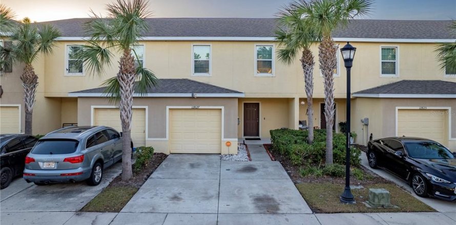 Townhouse in Gibsonton, Florida 3 bedrooms, 137.31 sq.m. № 1543857