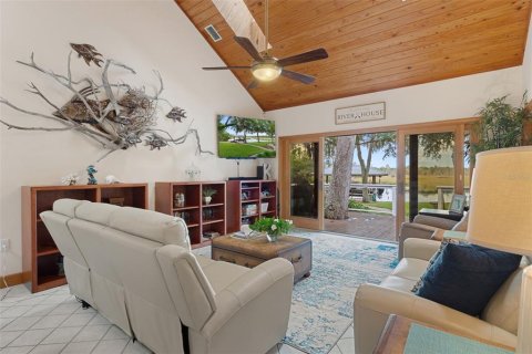 Casa en venta en Homosassa, Florida, 4 dormitorios, 213.95 m2 № 2337231 - foto 11