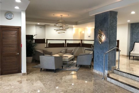 Condo in Lauderdale-by-the-Sea, Florida, 2 bedrooms  № 1216292 - photo 1