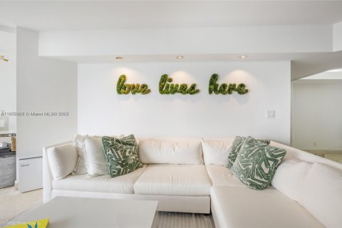 Condominio en venta en Sunny Isles Beach, Florida, 2 dormitorios, 141.21 m2 № 1946363 - foto 7