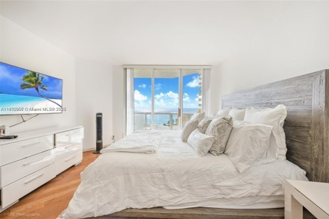 Condominio en venta en Sunny Isles Beach, Florida, 2 dormitorios, 141.21 m2 № 1946363 - foto 10