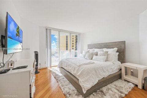 Condominio en venta en Sunny Isles Beach, Florida, 2 dormitorios, 141.21 m2 № 1946363 - foto 11