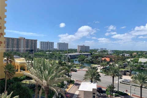 Condominio en venta en Sunny Isles Beach, Florida, 2 dormitorios, 141.21 m2 № 1946363 - foto 4