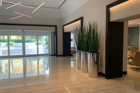 Condominio en venta en Sunny Isles Beach, Florida, 2 dormitorios, 141.21 m2 № 1946363 - foto 17