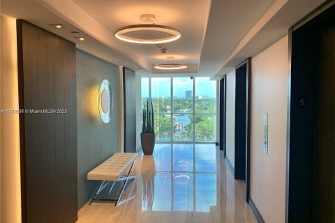Condominio en venta en Sunny Isles Beach, Florida, 2 dormitorios, 141.21 m2 № 1946363 - foto 14