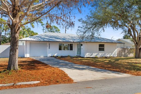 Casa en Port Charlotte, Florida 2 dormitorios, 106.56 m2 № 2116859