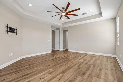 Casa en venta en Wesley Chapel, Florida, 5 dormitorios, 380.34 m2 № 2383514 - foto 27