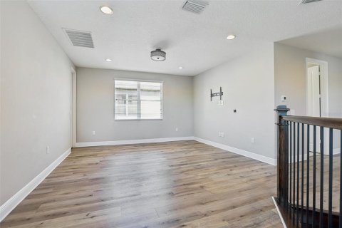 Casa en venta en Wesley Chapel, Florida, 5 dormitorios, 380.34 m2 № 2383514 - foto 23