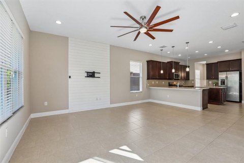Casa en venta en Wesley Chapel, Florida, 5 dormitorios, 380.34 m2 № 2383514 - foto 13