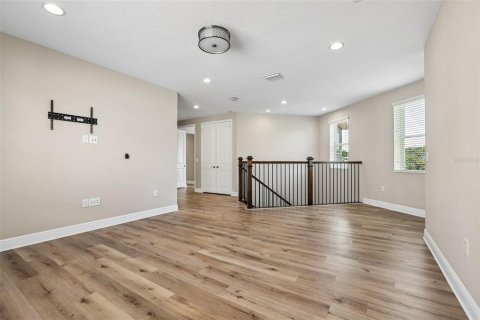 Casa en venta en Wesley Chapel, Florida, 5 dormitorios, 380.34 m2 № 2383514 - foto 24