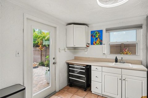 Casa en venta en Sarasota, Florida, 3 dormitorios, 92.9 m2 № 2234788 - foto 14