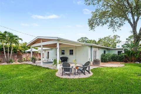 Casa en venta en Sarasota, Florida, 3 dormitorios, 92.9 m2 № 2234788 - foto 2