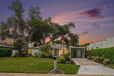 Villa ou maison à Sarasota, Floride 3 chambres, 92.9 m2 № 2234788