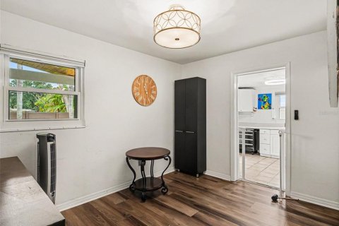 Casa en venta en Sarasota, Florida, 3 dormitorios, 92.9 m2 № 2234788 - foto 11