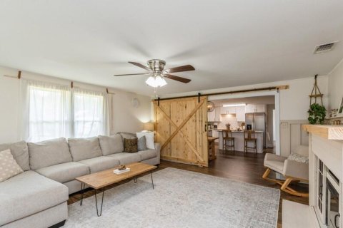 House in Baker, Florida 3 bedrooms, 132.29 sq.m. № 590164 - photo 1
