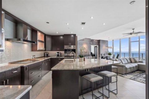 Copropriété à vendre à Saint Petersburg, Floride: 3 chambres, 218.69 m2 № 1910839 - photo 10