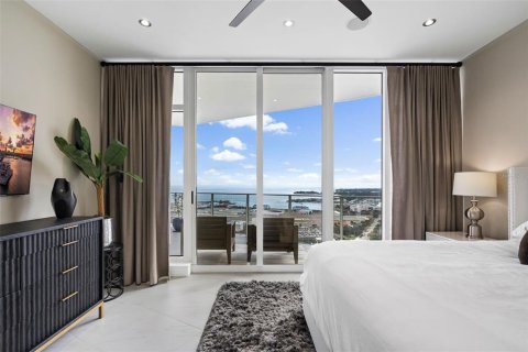 Copropriété à vendre à Saint Petersburg, Floride: 3 chambres, 218.69 m2 № 1910839 - photo 16