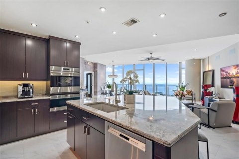 Copropriété à vendre à Saint Petersburg, Floride: 3 chambres, 218.69 m2 № 1910839 - photo 12