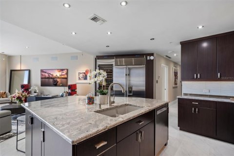 Copropriété à vendre à Saint Petersburg, Floride: 3 chambres, 218.69 m2 № 1910839 - photo 11