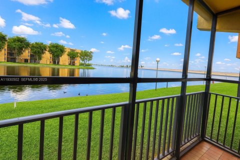 Condominio en alquiler en Miami, Florida, 2 dormitorios, 73.67 m2 № 1990175 - foto 8